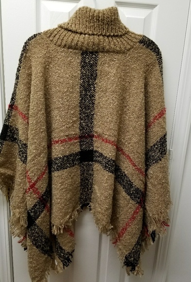 🎊1 HOUR SALE! 🎊Fuzzy Poncho! (PRICE FIRM) - Picture 7 of 8